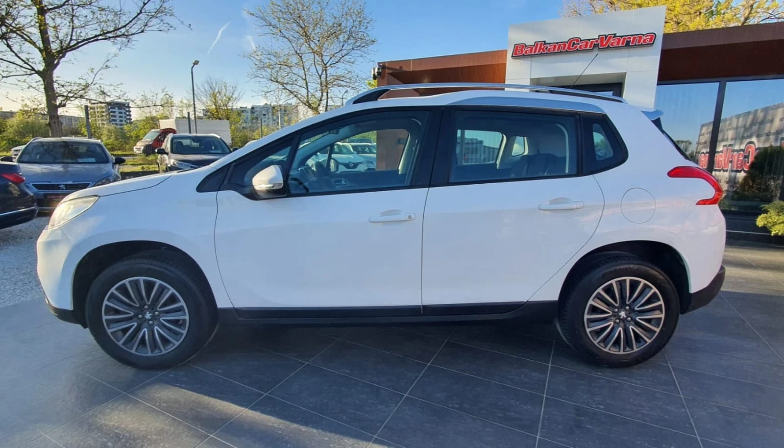 Peugeot 2008 1.2i Pure Tech 97хил.км!, снимка 6 - Автомобили и джипове - 54338868