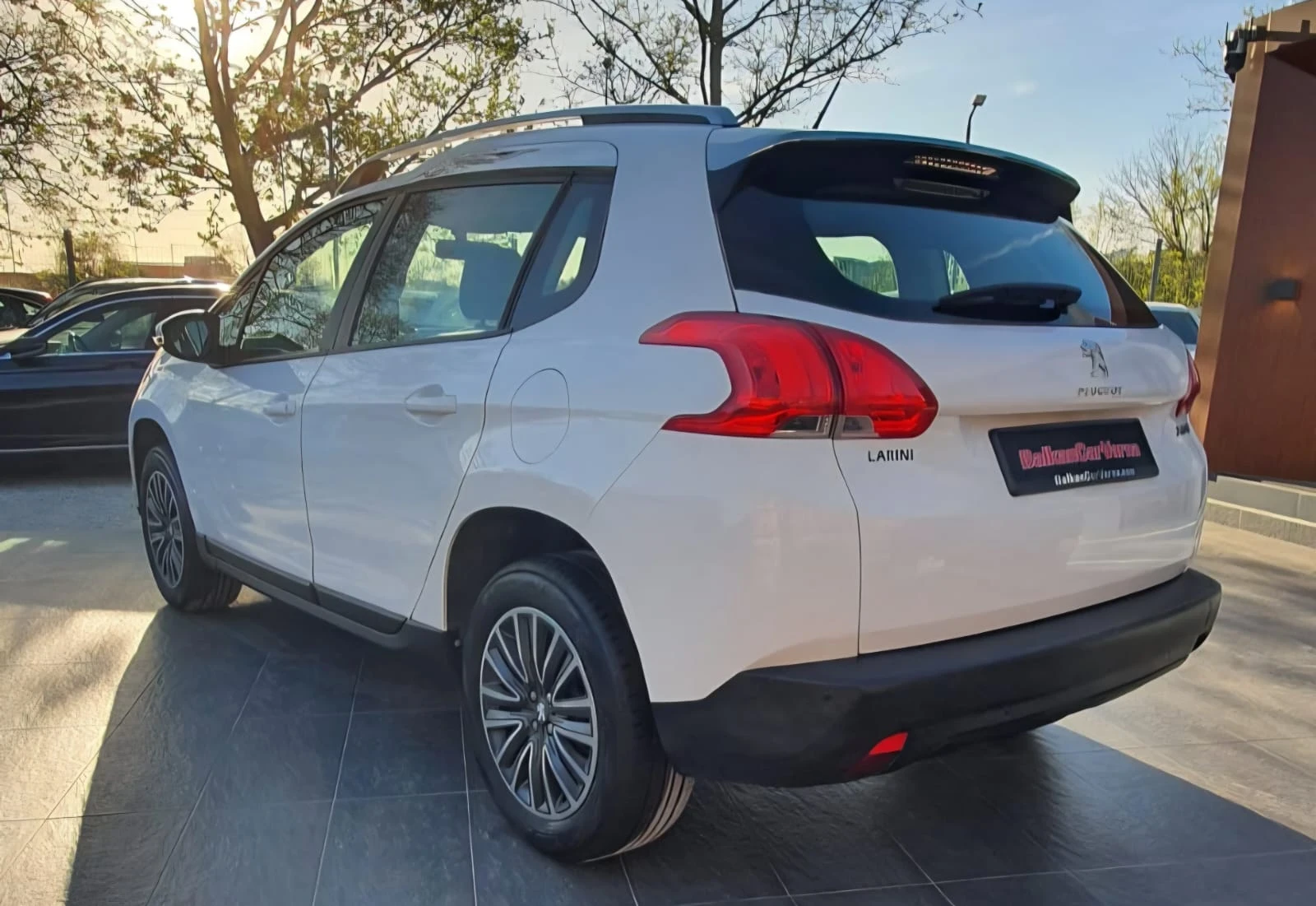 Peugeot 2008 1.2i Pure Tech 97хил.км!, снимка 2 - Автомобили и джипове - 54338868