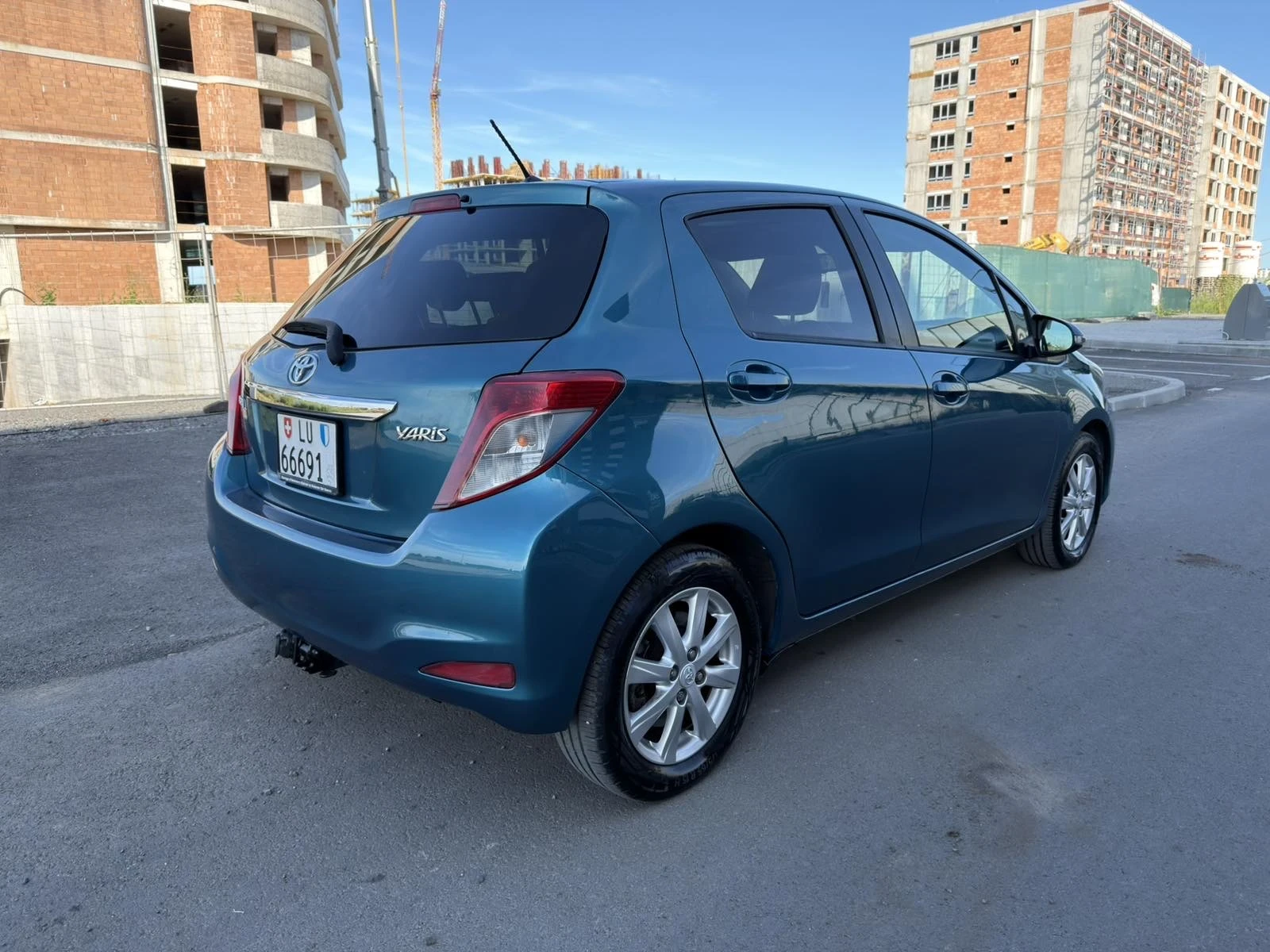 Toyota Yaris 1.3i Swiss, снимка 5 - Автомобили и джипове - 54825634