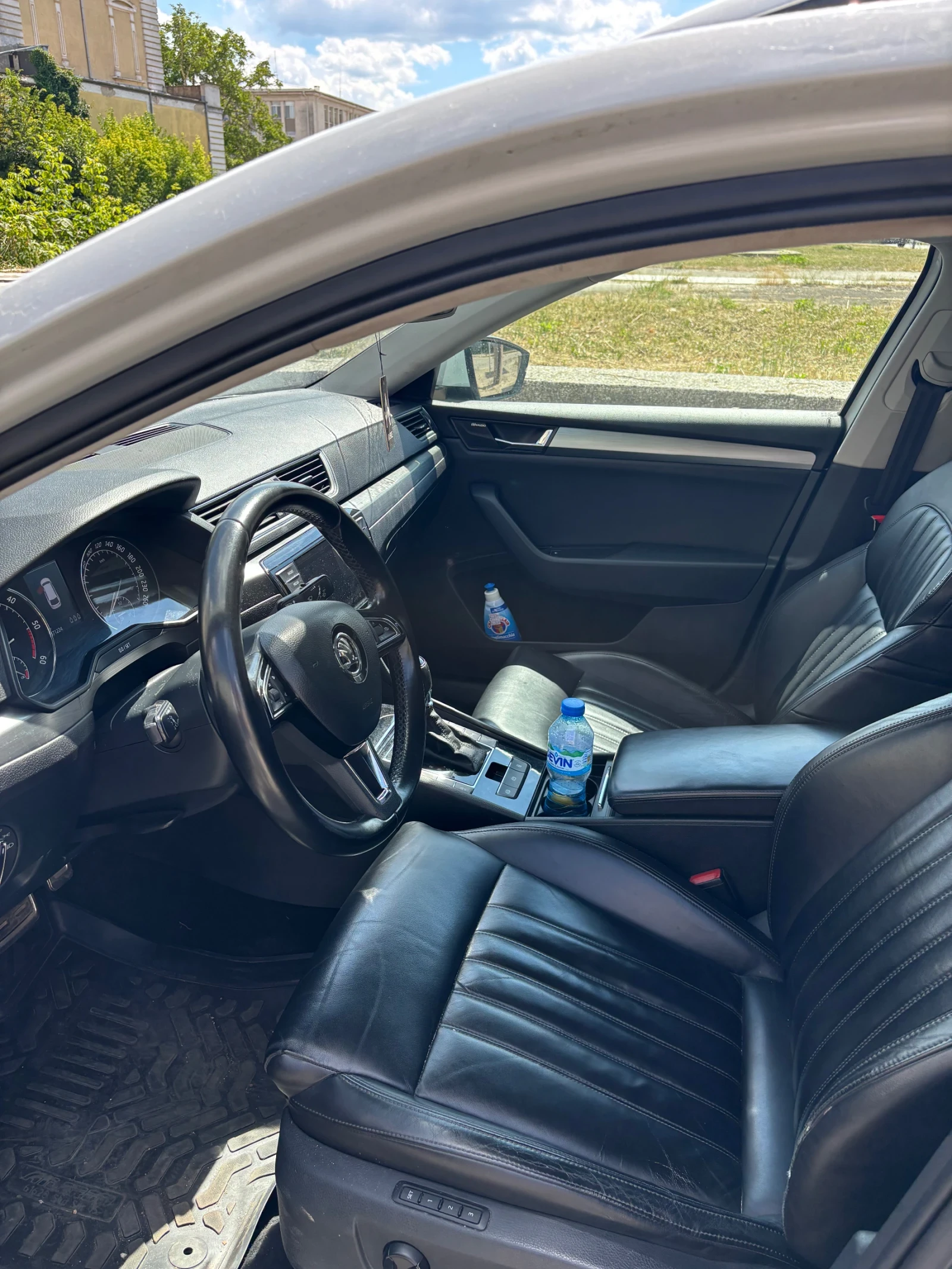Skoda Superb, снимка 5 - Автомобили и джипове - 54945456
