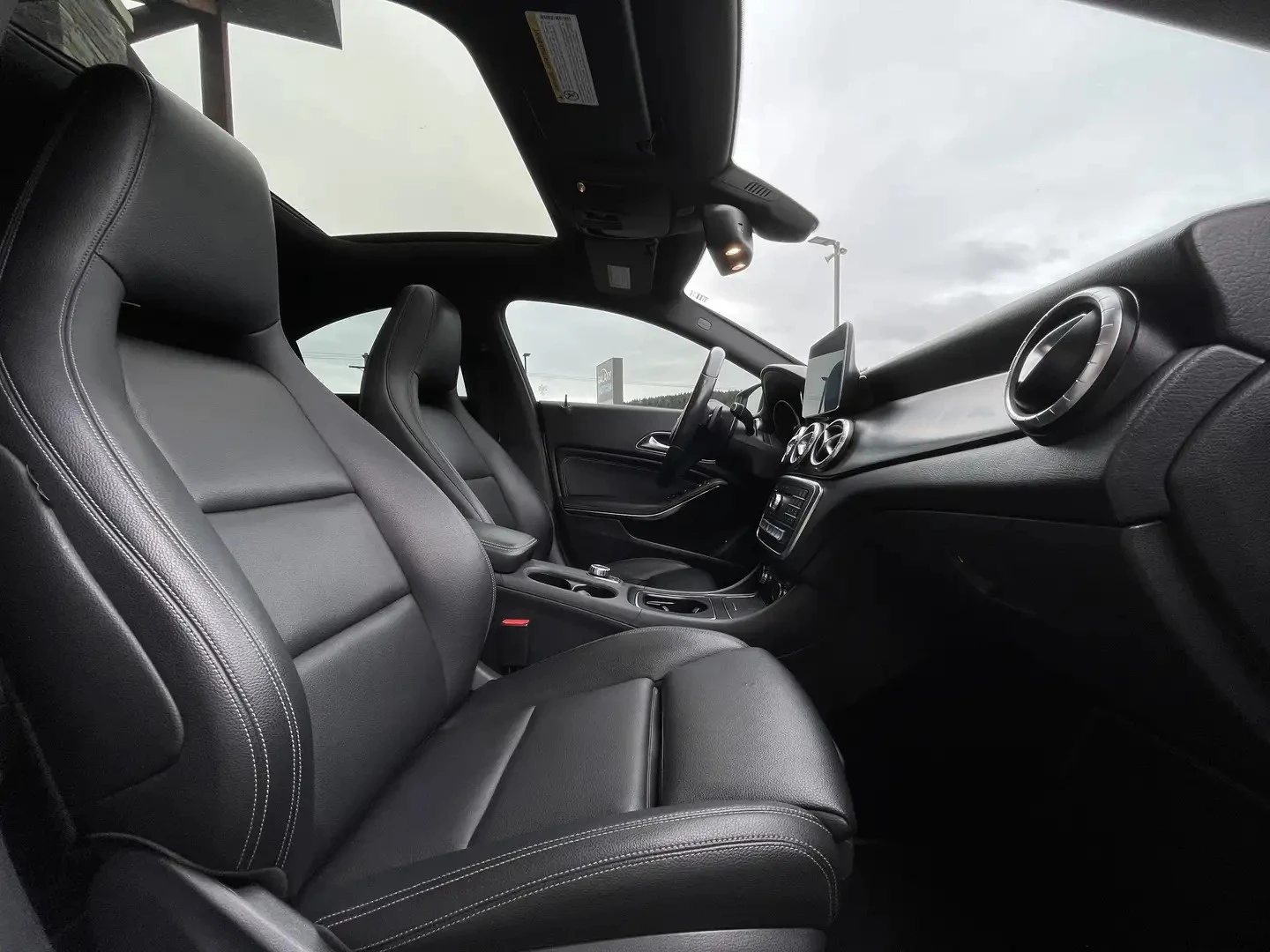 Mercedes-Benz CLA 250 4MATIC* AMG-LINE* MEMORY SEATS* REAR-CAMERA* , снимка 17 - Автомобили и джипове - 55241666