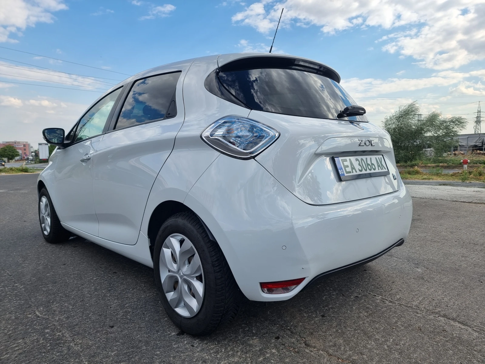 Renault Zoe R240, снимка 4 - Автомобили и джипове - 55674556