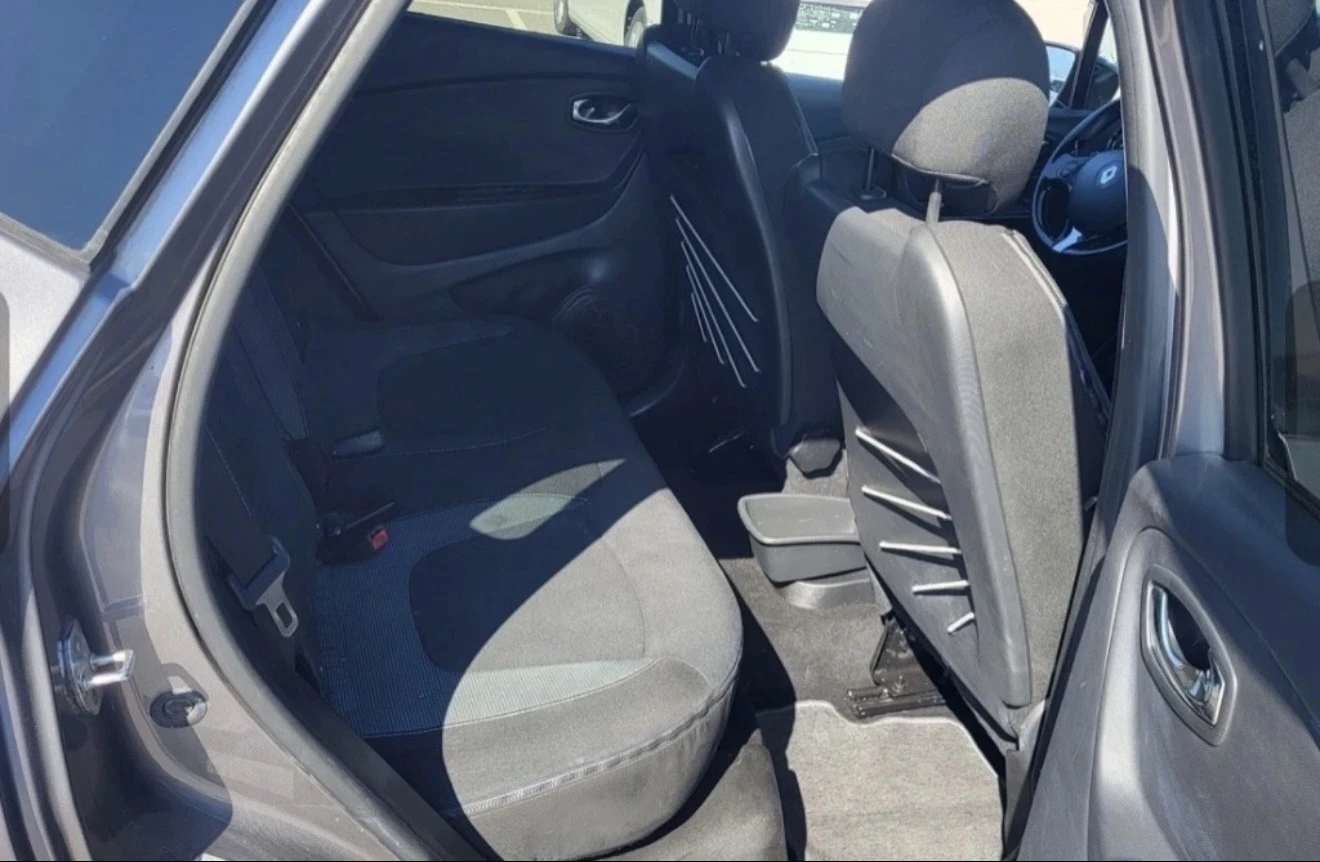 Renault Captur 1.5DCI Keyless, снимка 10 - Автомобили и джипове - 55891409