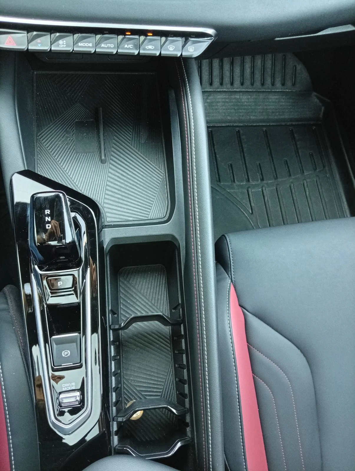 Geely Coolray GF+ , снимка 11 - Автомобили и джипове - 56162176