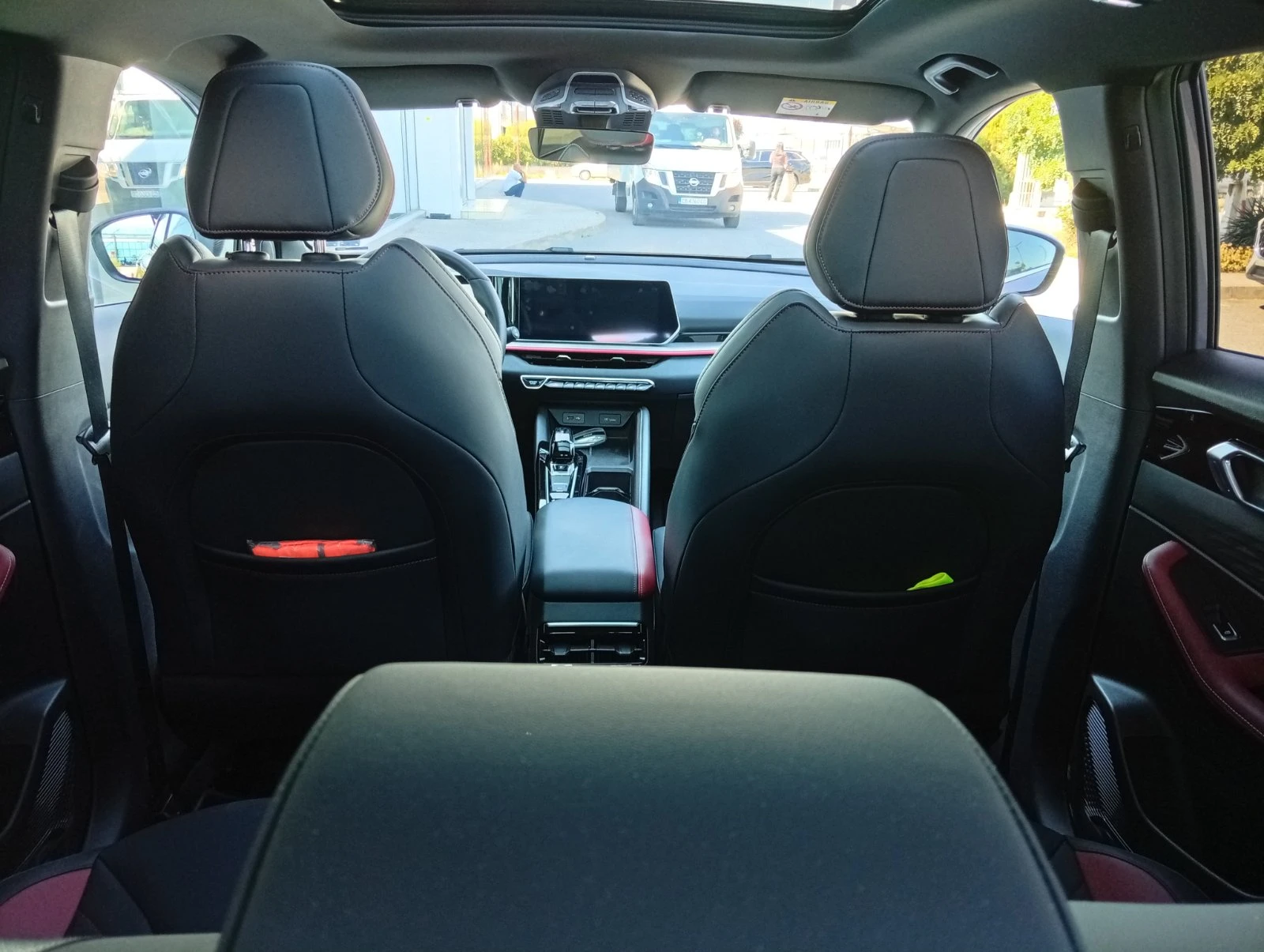 Geely Coolray GF+ , снимка 15 - Автомобили и джипове - 56162176