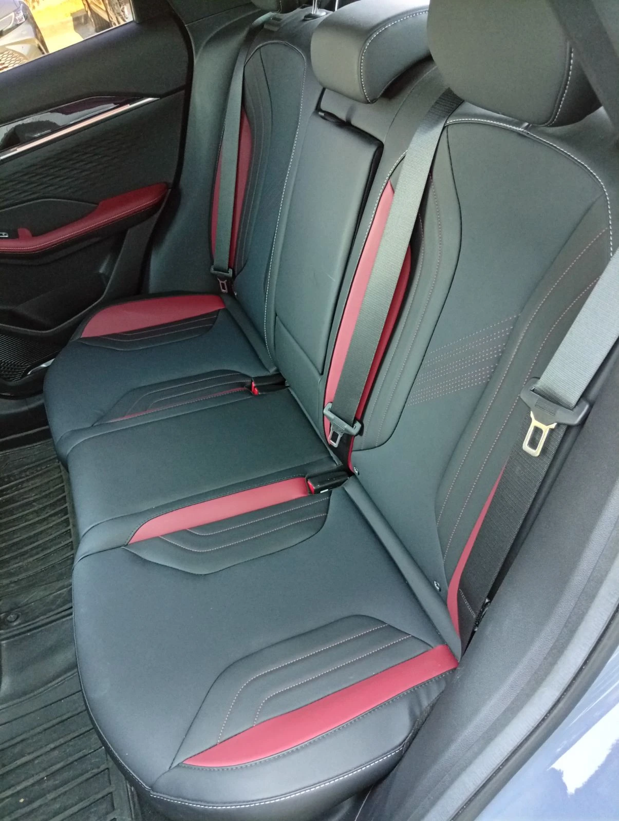 Geely Coolray GF+ , снимка 14 - Автомобили и джипове - 56162176