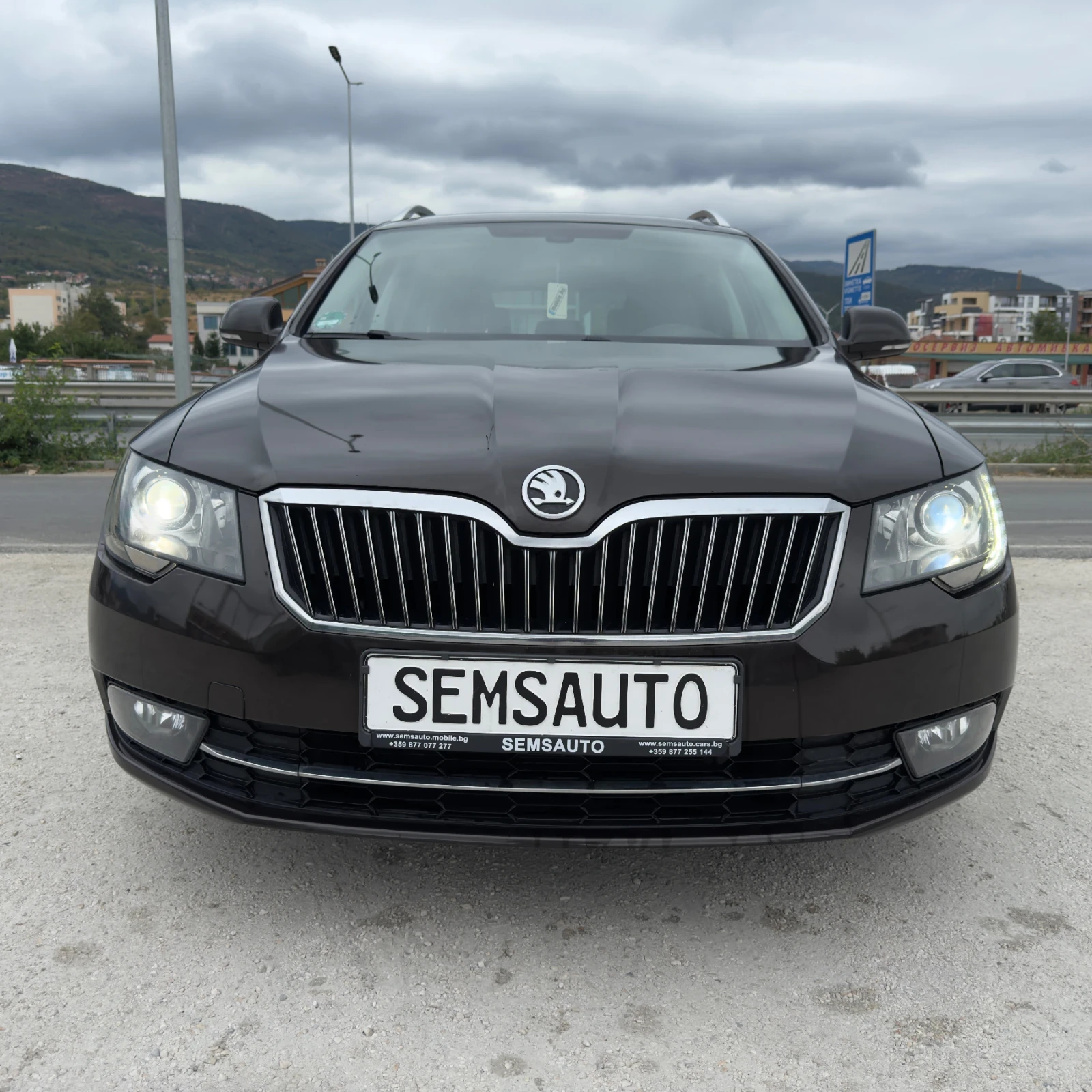 Skoda Superb 2.0TDI* *  170к.с * 4X4* DSG, снимка 2 - Автомобили и джипове - 56258649