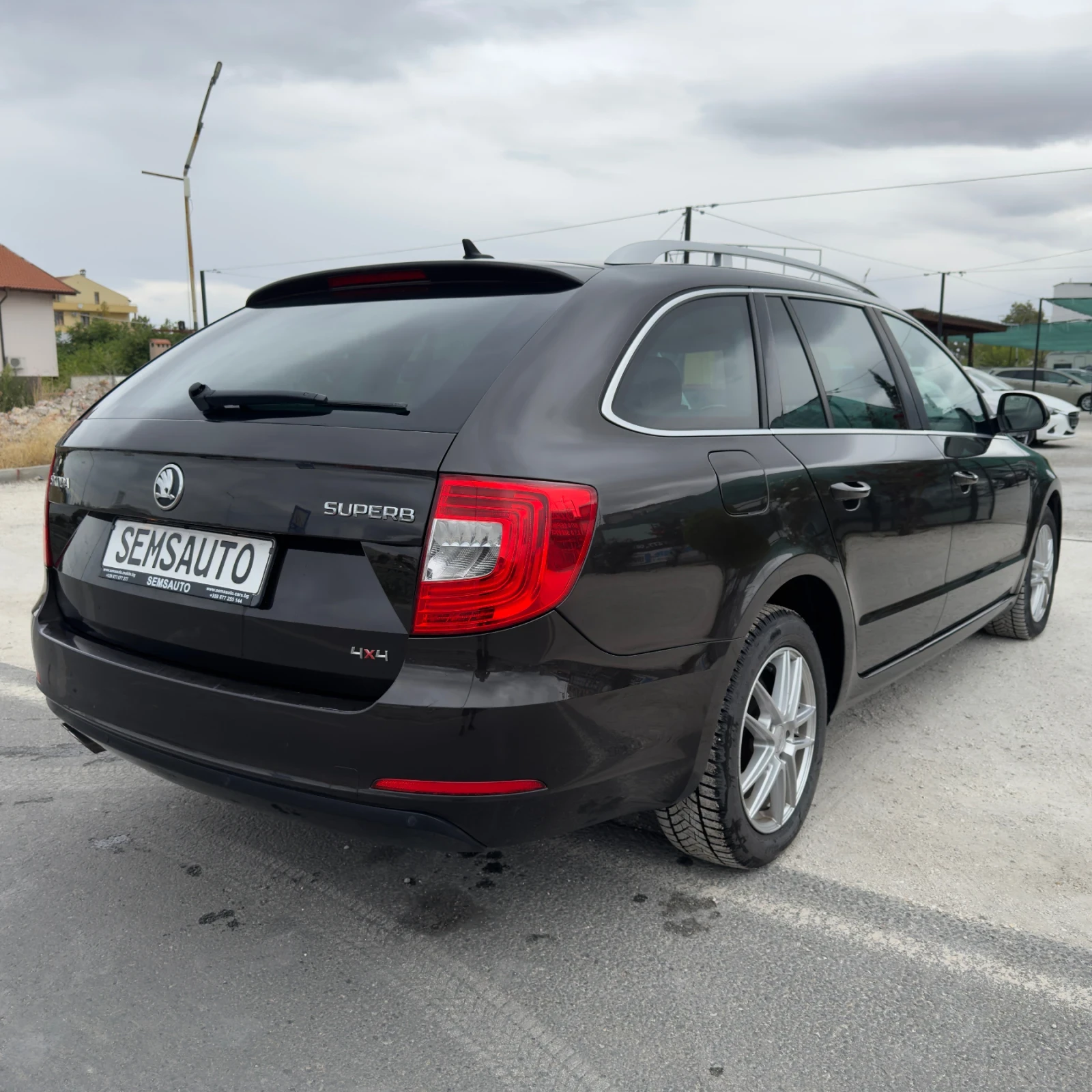 Skoda Superb 2.0TDI* *  170к.с * 4X4* DSG, снимка 6 - Автомобили и джипове - 56258649