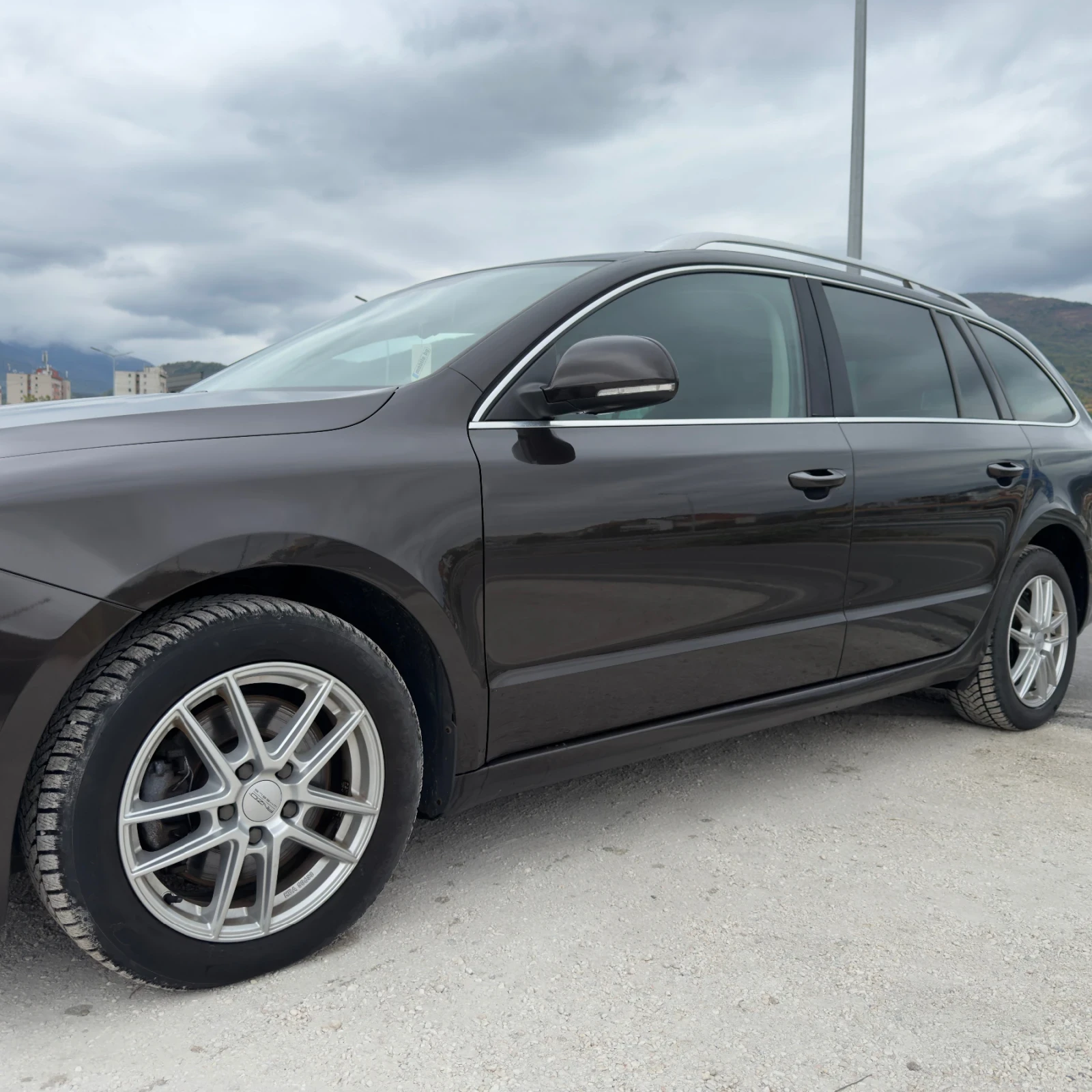 Skoda Superb 2.0TDI* *  170к.с * 4X4* DSG, снимка 7 - Автомобили и джипове - 56258649