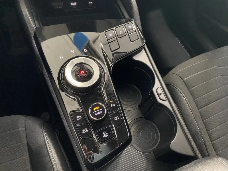 Kia Sportage 1.6PHEV/265HP/4WD/VISION-SPORTS/CAM/AMBI/NAVI/674f, снимка 13 - Автомобили и джипове - 51526105