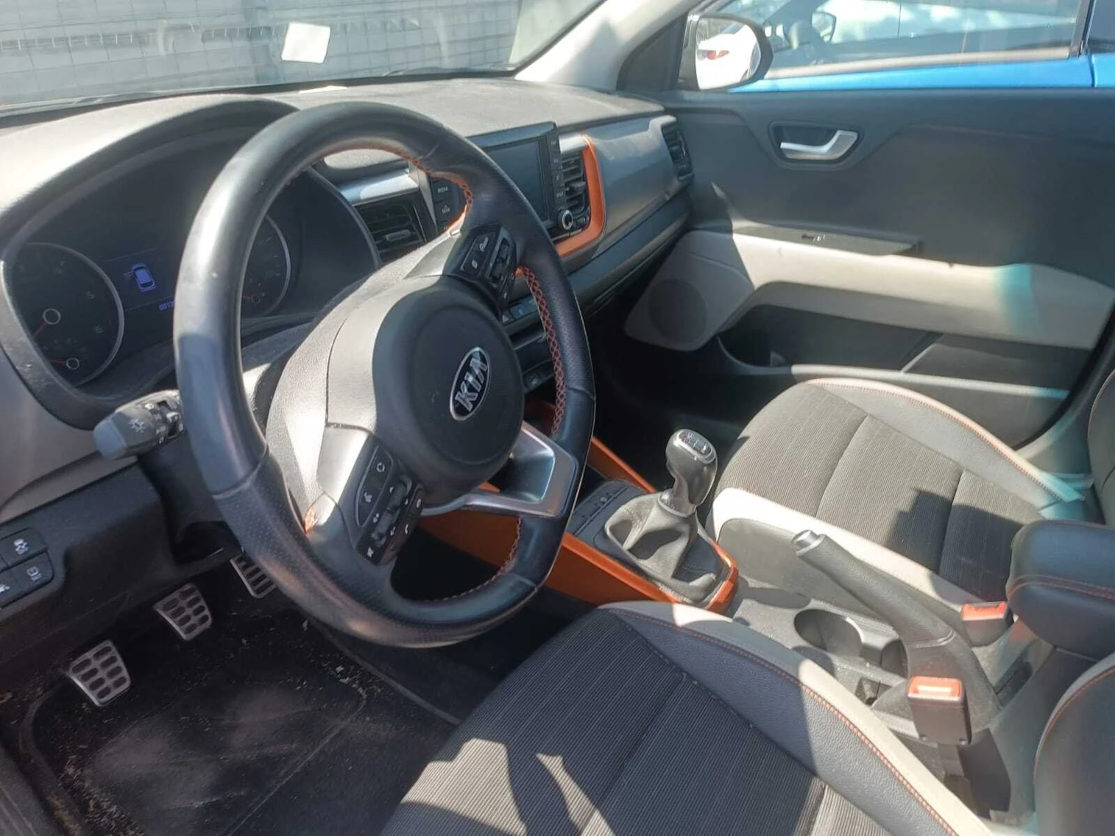 Kia Stonic 1.6 CRDi Style FULL НАВИ КАМЕРА КОЖА - изображение 6