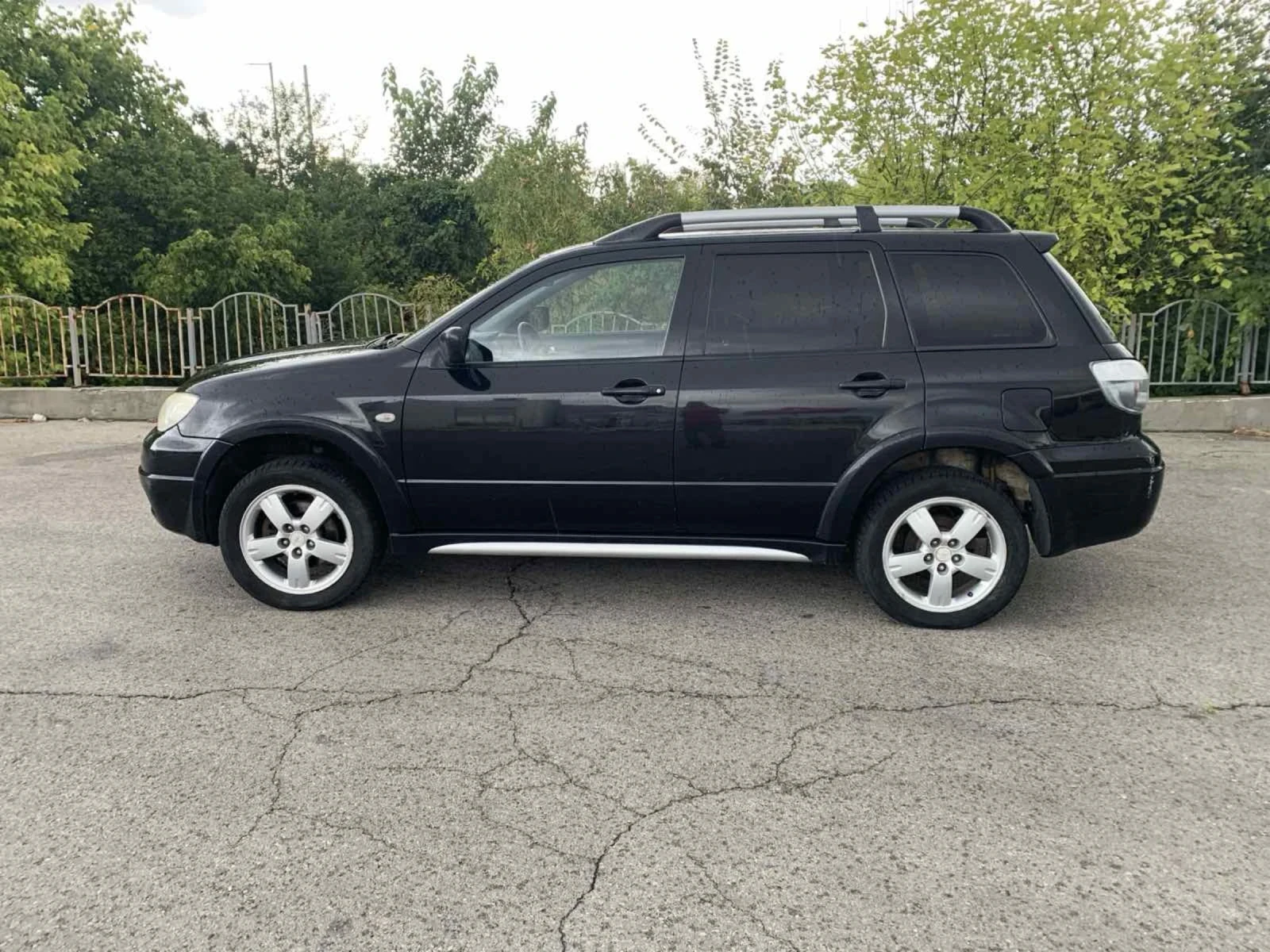 Mitsubishi Outlander 2.0i 4x4 ГАЗ - изображение 6