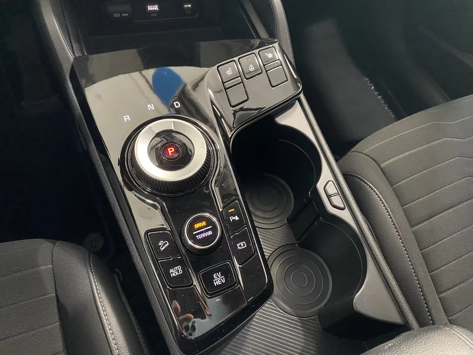 Kia Sportage 1.6PHEV/265HP/4WD/VISION-SPORTS/CAM/AMBI/NAVI/674f | Mobile.bg   13