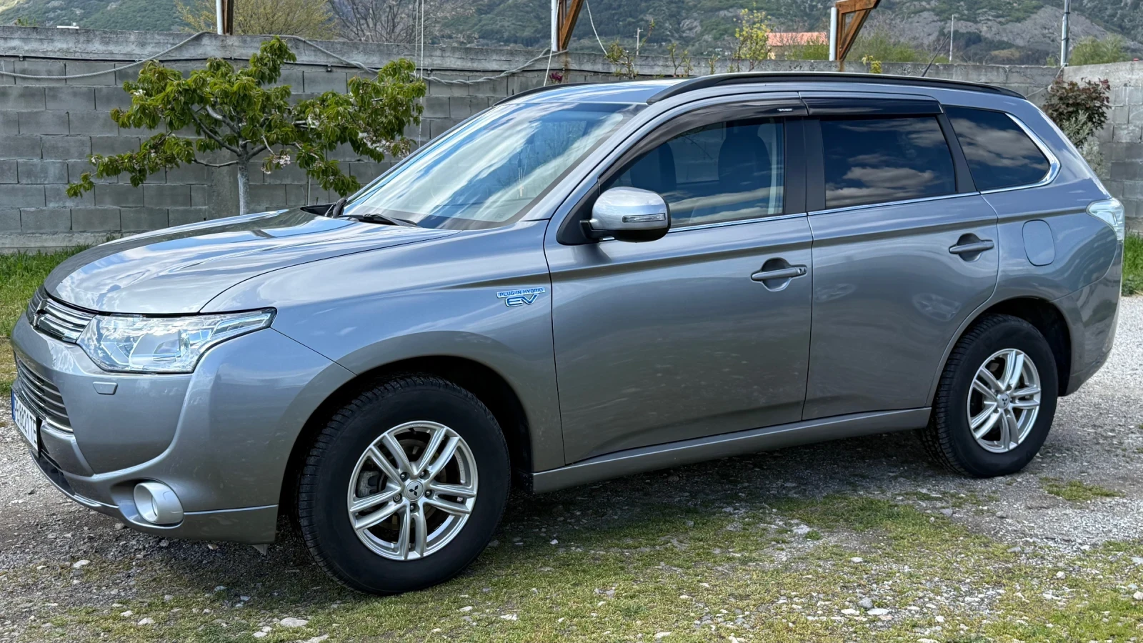 Mitsubishi Outlander 2.0i PLUG-IN HYBTID | Mobile.bg � ����������� 3