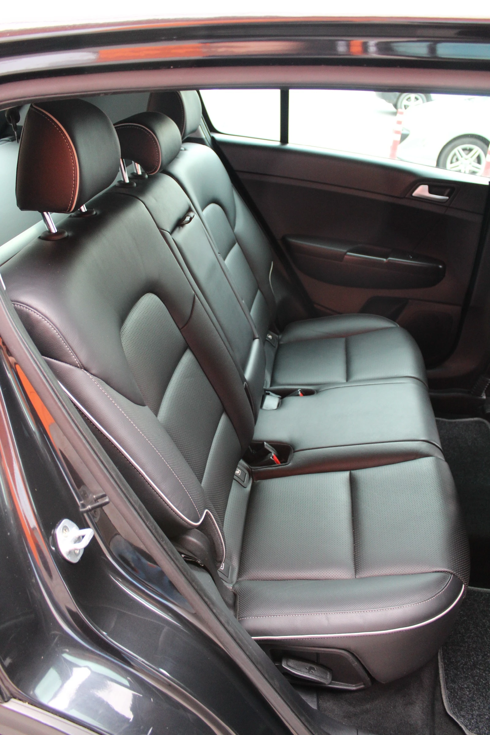 Kia Sportage 1.7D , снимка 13 - Автомобили и джипове - 54666461
