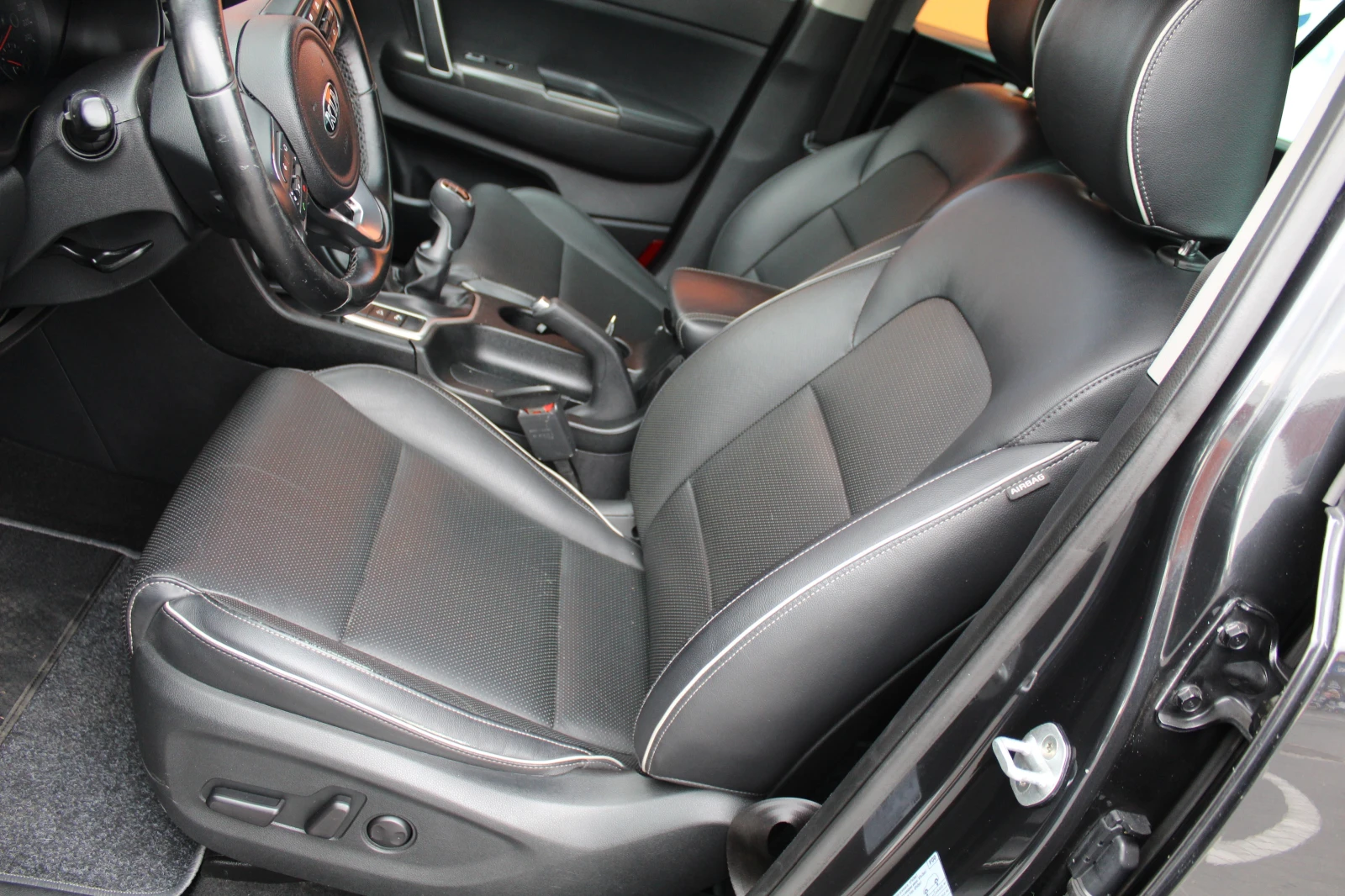 Kia Sportage 1.7D , снимка 12 - Автомобили и джипове - 54666461