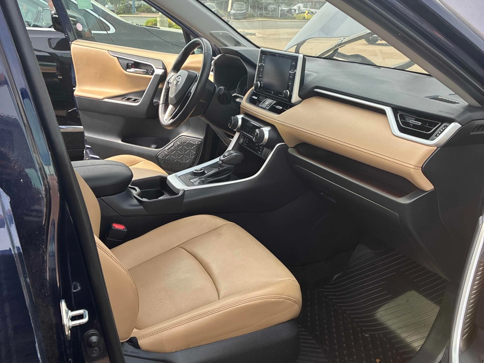 Toyota Rav4 * Hybrid Limited * АВТОКРЕДИТ БЕЗ ПЪРВОНАЧАЛНА* , снимка 13 - Автомобили и джипове - 55881150