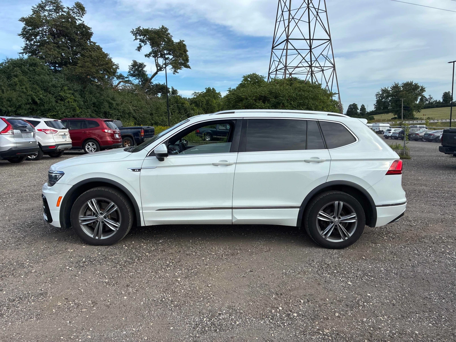 VW Tiguan * Highline * CARFAX * БЕЗ ПЪРВОНАЧАЛНА ВНОСКА, снимка 2 - Автомобили и джипове - 56001784