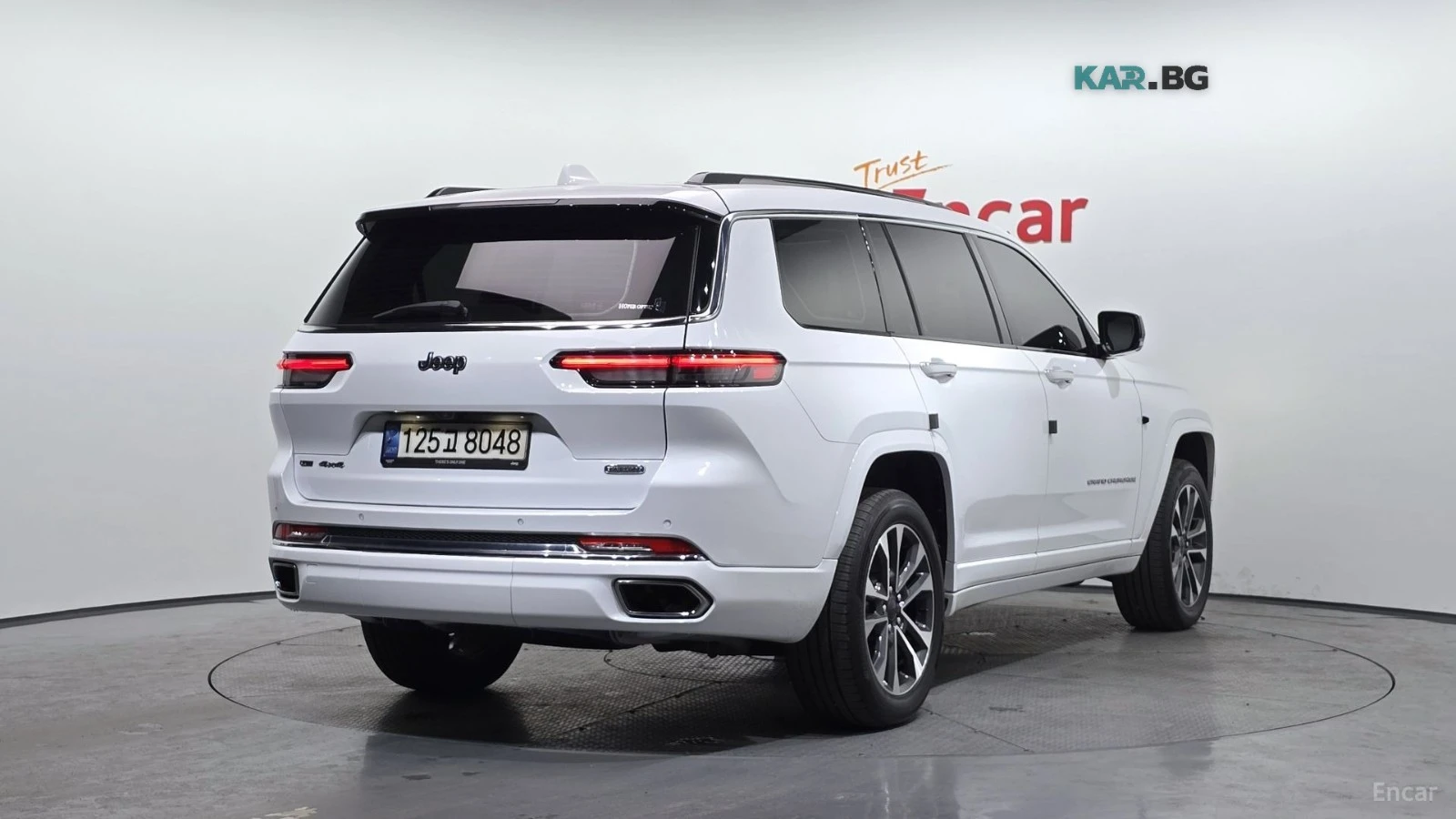 Jeep Grand cherokee ОБДУХВАНЕ* 360 КАМЕРА* HEADUP* ПАНО* ПОДГРЕВ, снимка 2 - Автомобили и джипове - 56170088