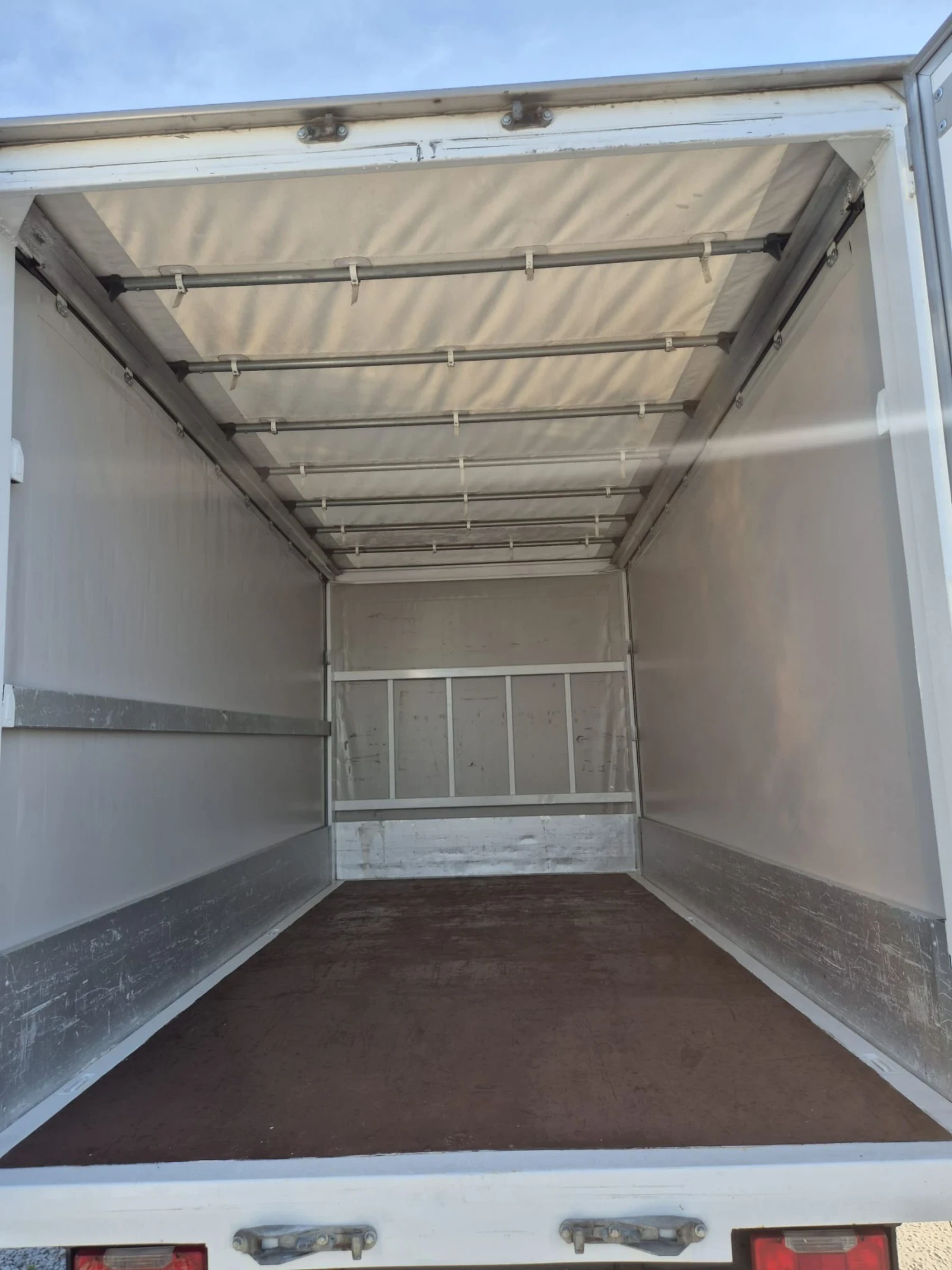 Iveco Daily 2.3-150k.c, снимка 10 - Бусове и автобуси - 53366558