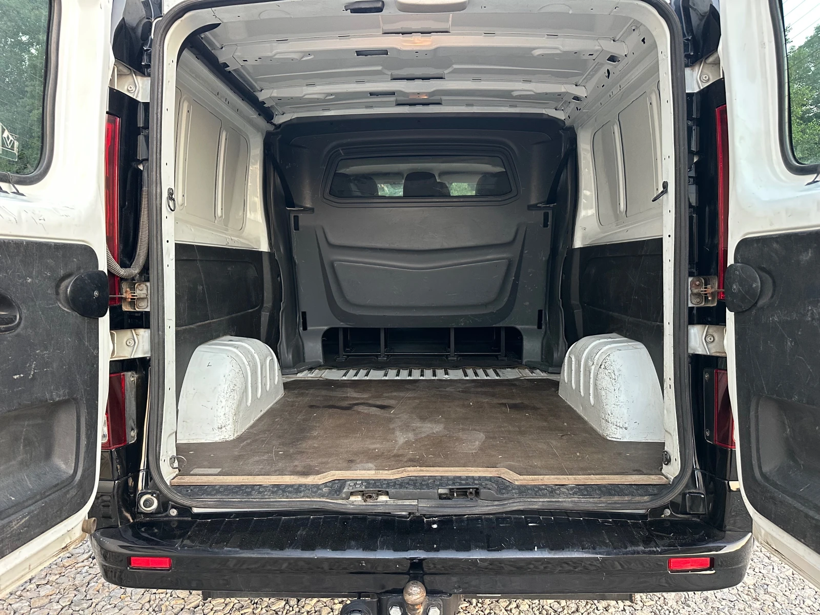 Renault Trafic 2.0DCI MAXI 6 МЕСТА НАВИ КЛИМАТИК, снимка 16 - Бусове и автобуси - 55633890