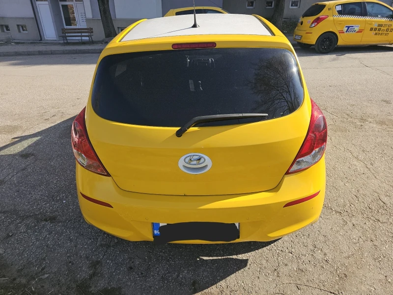 Hyundai I20 1.25 газ, снимка 4 - Автомобили и джипове - 49112673