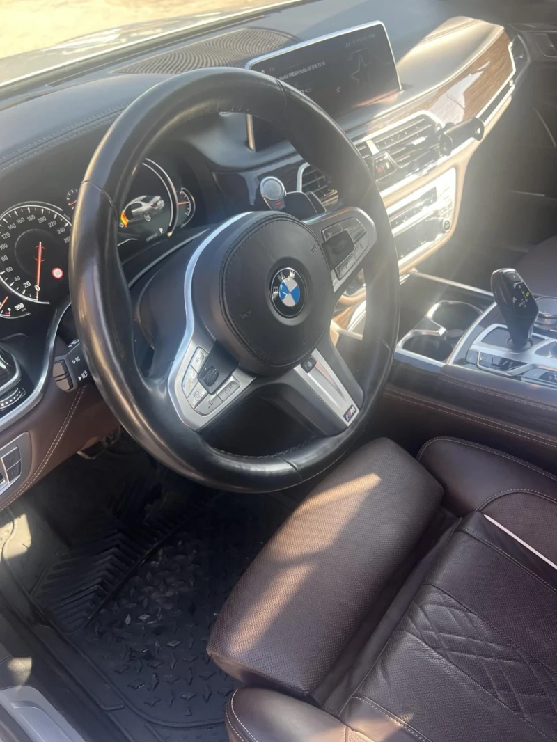 BMW 750 Xdrive, снимка 6 - Автомобили и джипове - 49452326