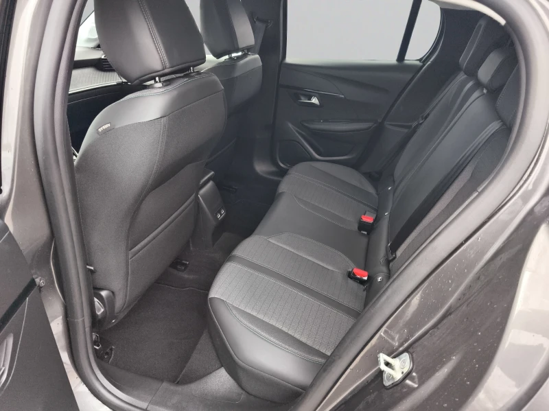 Peugeot 208  ALLURE 1.2 PureTech 100 EAT8/2204R11, снимка 11 - Автомобили и джипове - 51920215