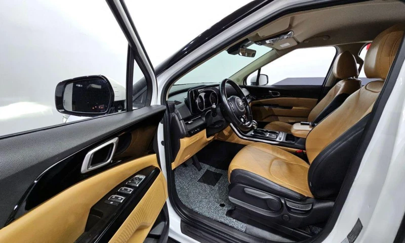 Kia Carnival, снимка 10 - Автомобили и джипове - 51957125