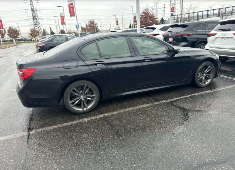 BMW 750 4.4L V8 xDrive , снимка 3 - Автомобили и джипове - 52562163