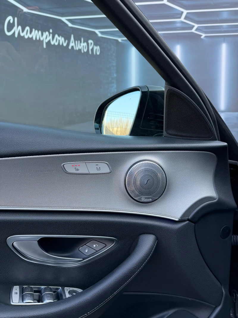 Mercedes-Benz E 220 AMG Packet , снимка 8 - Автомобили и джипове - 53162840