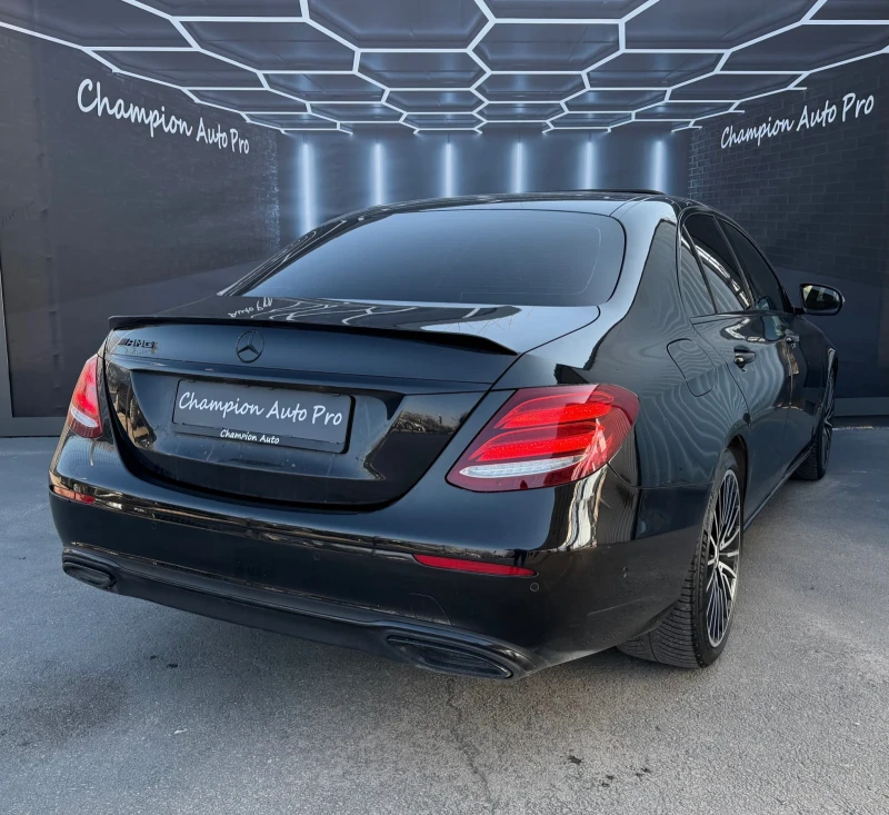 Mercedes-Benz E 220 AMG Packet , снимка 6 - Автомобили и джипове - 53162840