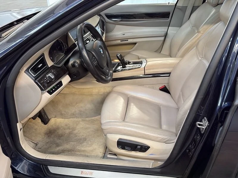 BMW 740 * Facelift* Digital* 200000км* , снимка 9 - Автомобили и джипове - 54972458