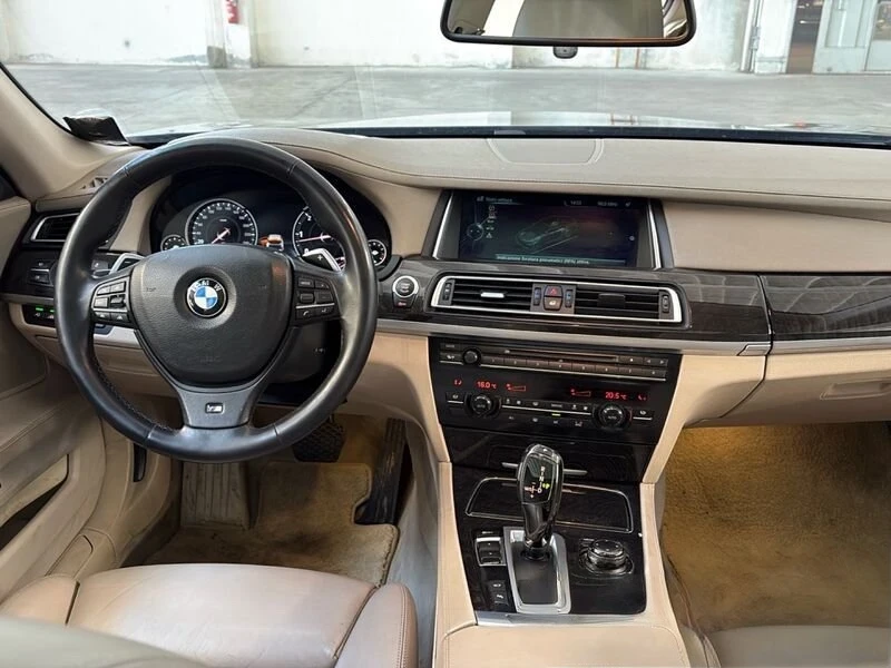 BMW 740 * Facelift* Digital* 200000км* , снимка 10 - Автомобили и джипове - 54972458