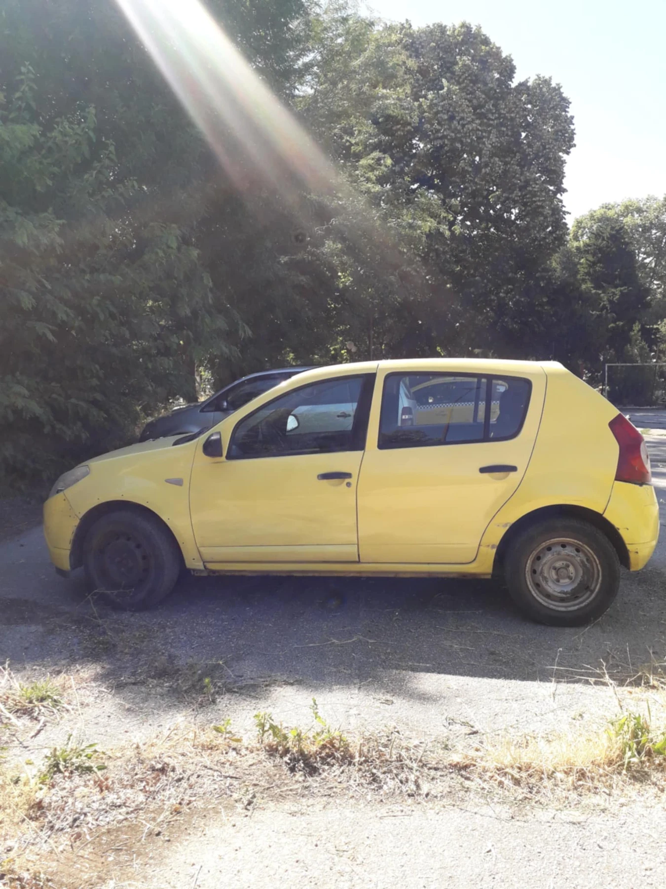 Dacia Sandero  - изображение 2