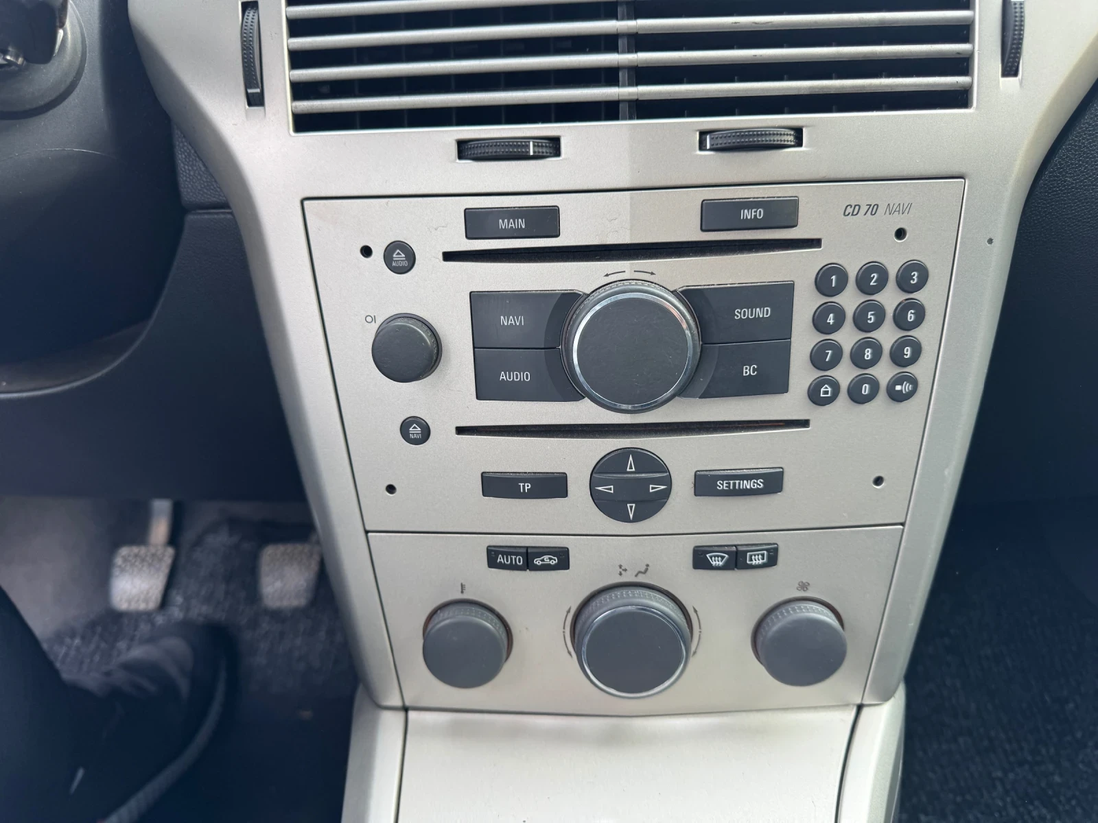 Opel Astra GTC - изображение 7