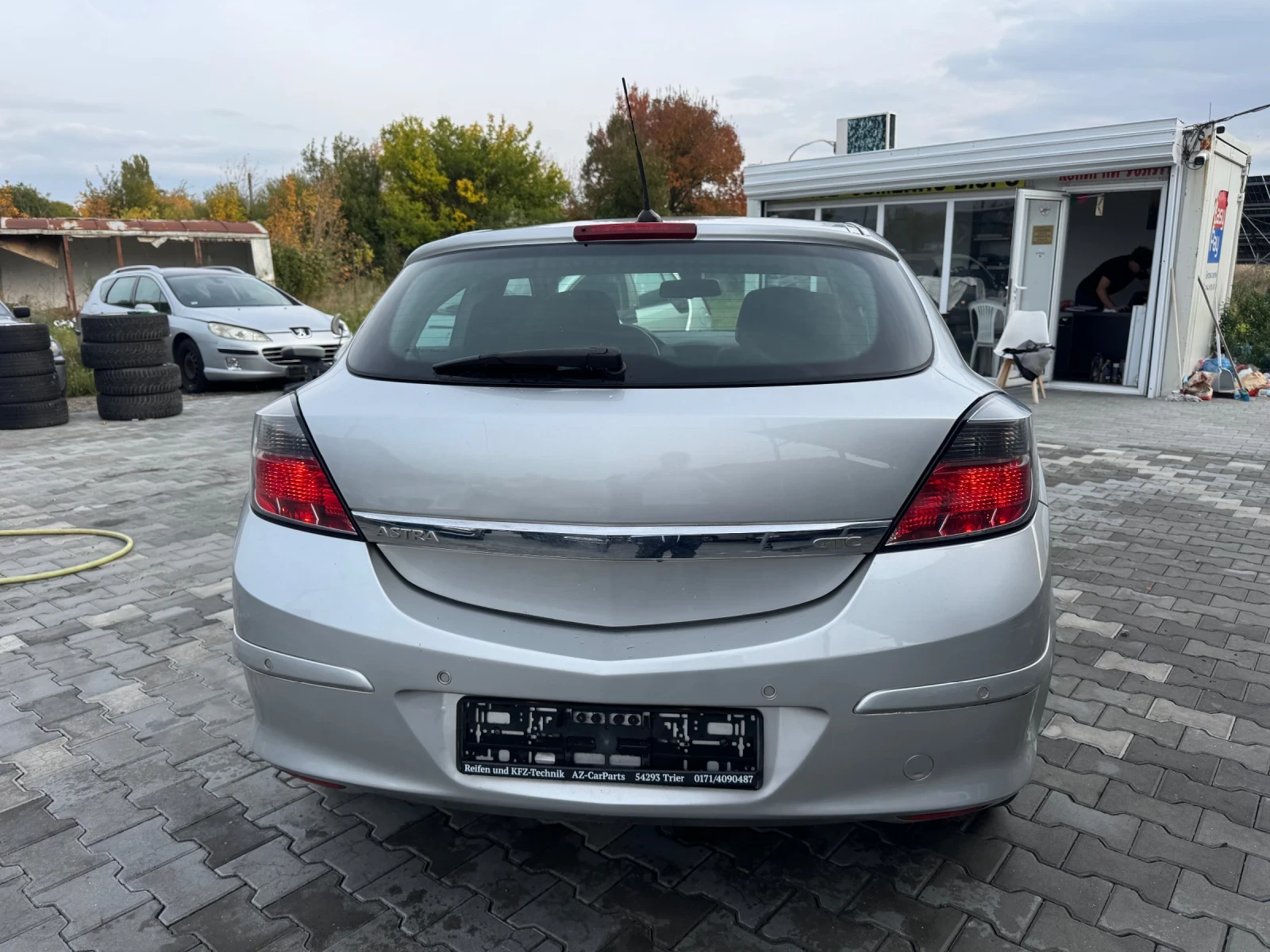 Opel Astra GTC - изображение 2