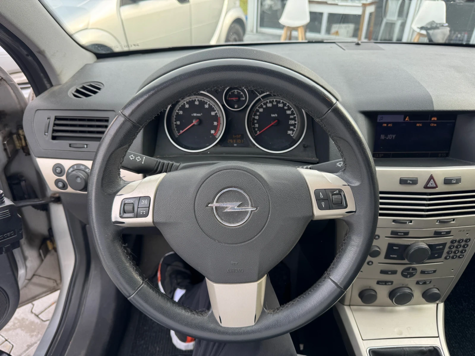 Opel Astra GTC - изображение 3