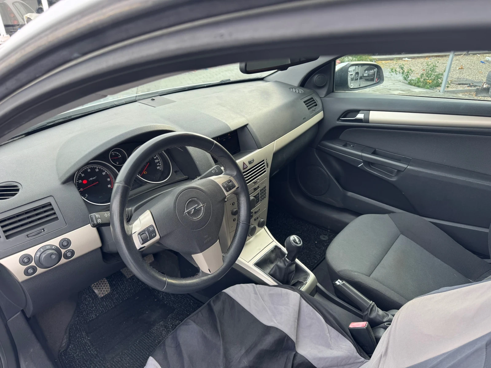 Opel Astra GTC - изображение 5