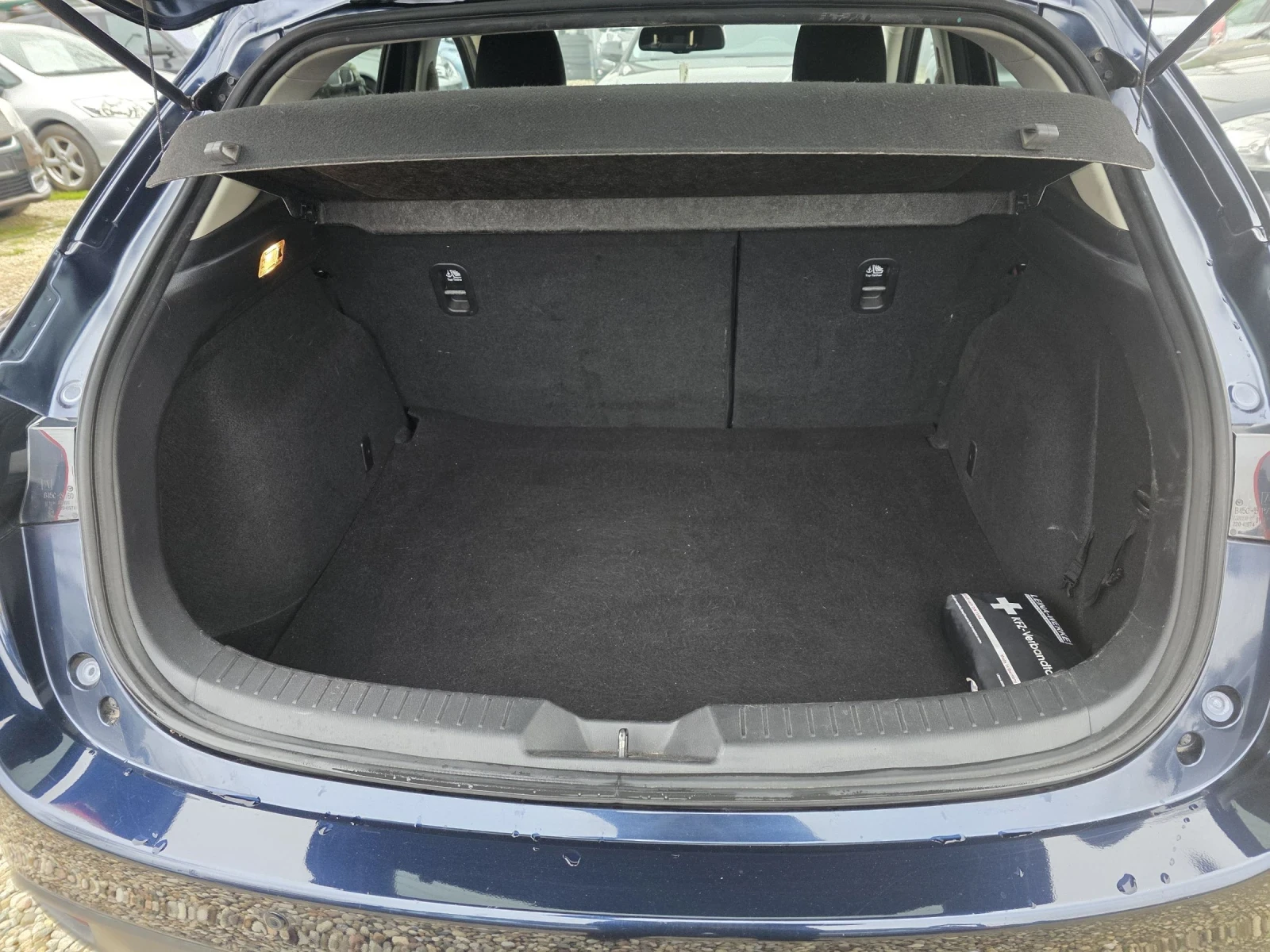 Mazda 3 2.0  - изображение 8