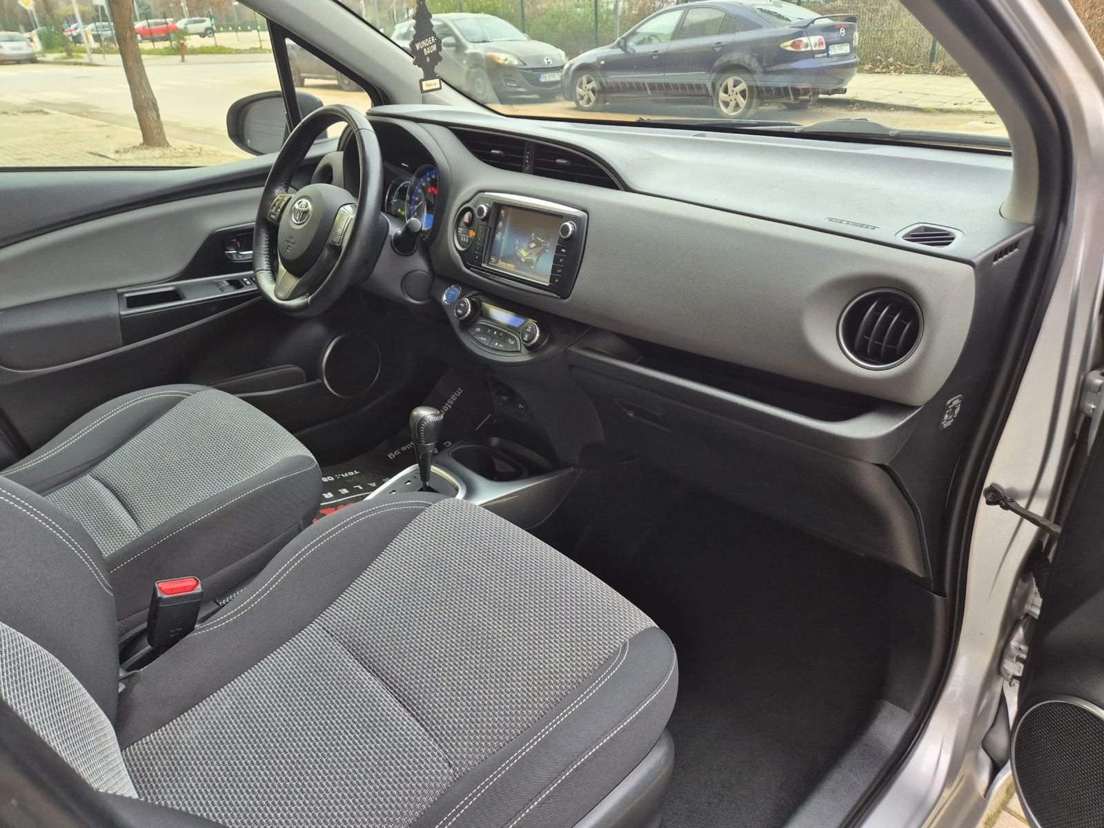 Toyota Yaris  - изображение 10