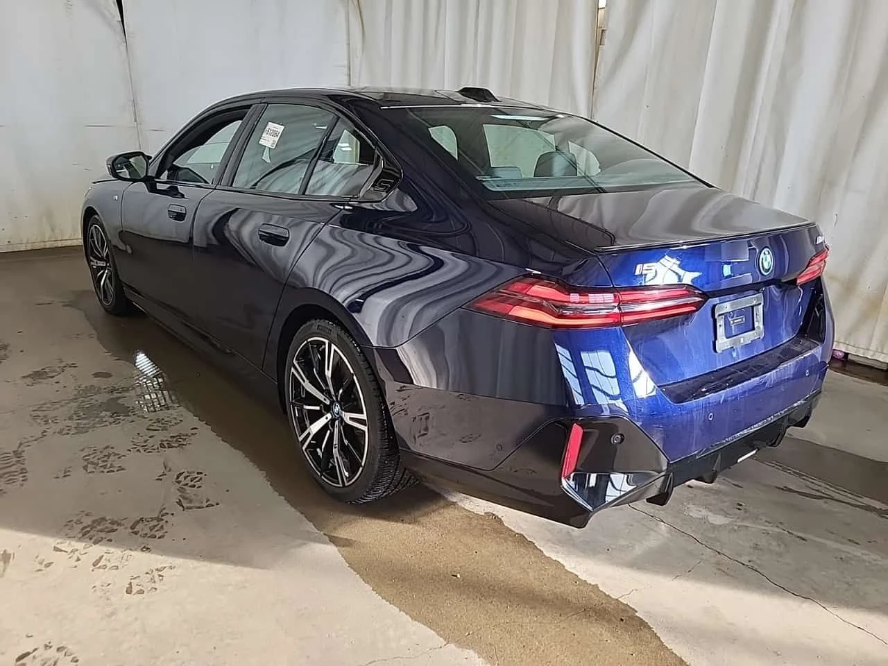 BMW i5 M60 * HEADUP* 360 КАМЕРИ* PANO* AMBIENT* CARFAX * , снимка 4 - Автомобили и джипове - 53745570