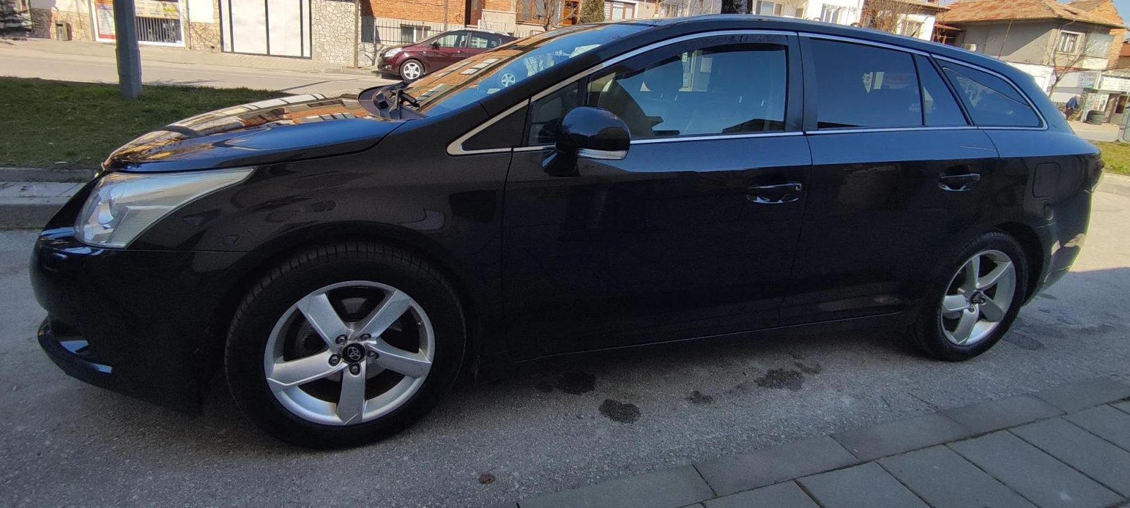 Toyota Avensis D-4D , снимка 4 - Автомобили и джипове - 53746262