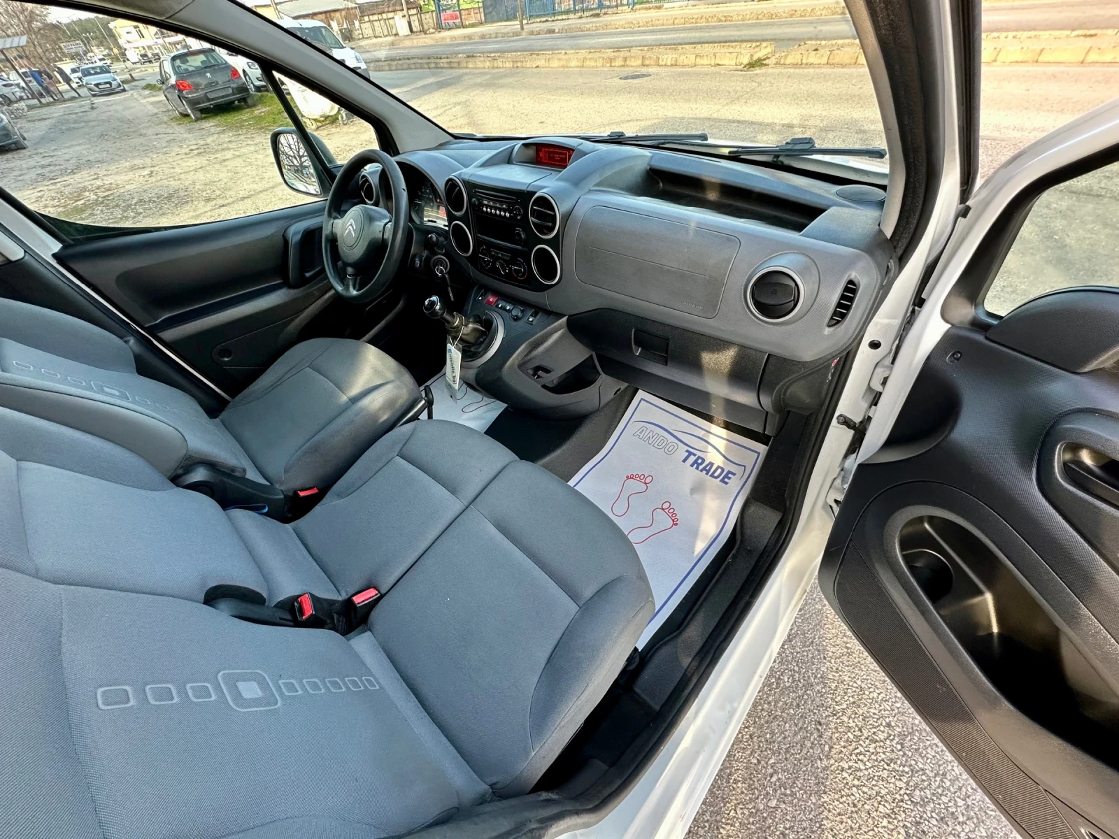 Citroen Berlingo 1.6 hdi евро 6, снимка 13 - Автомобили и джипове - 53829195