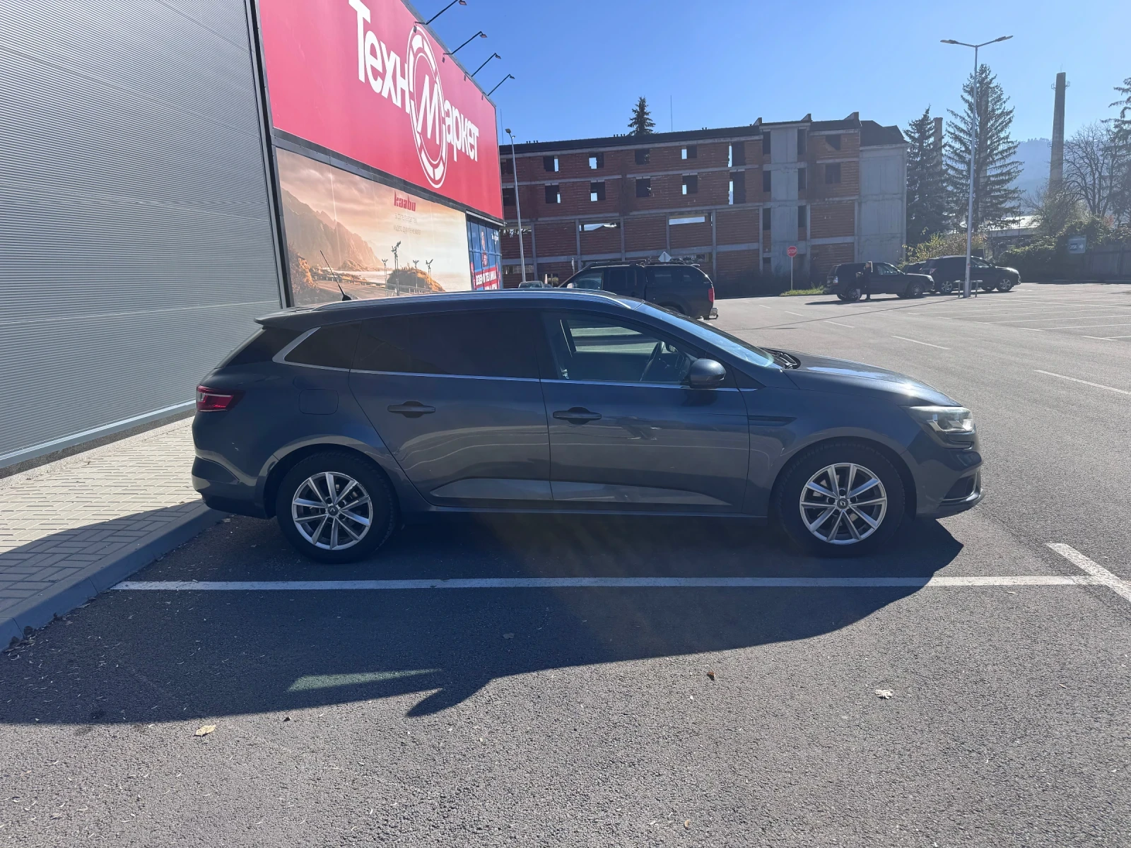 Renault Megane 1.5DCI , снимка 5 - Автомобили и джипове - 54150741