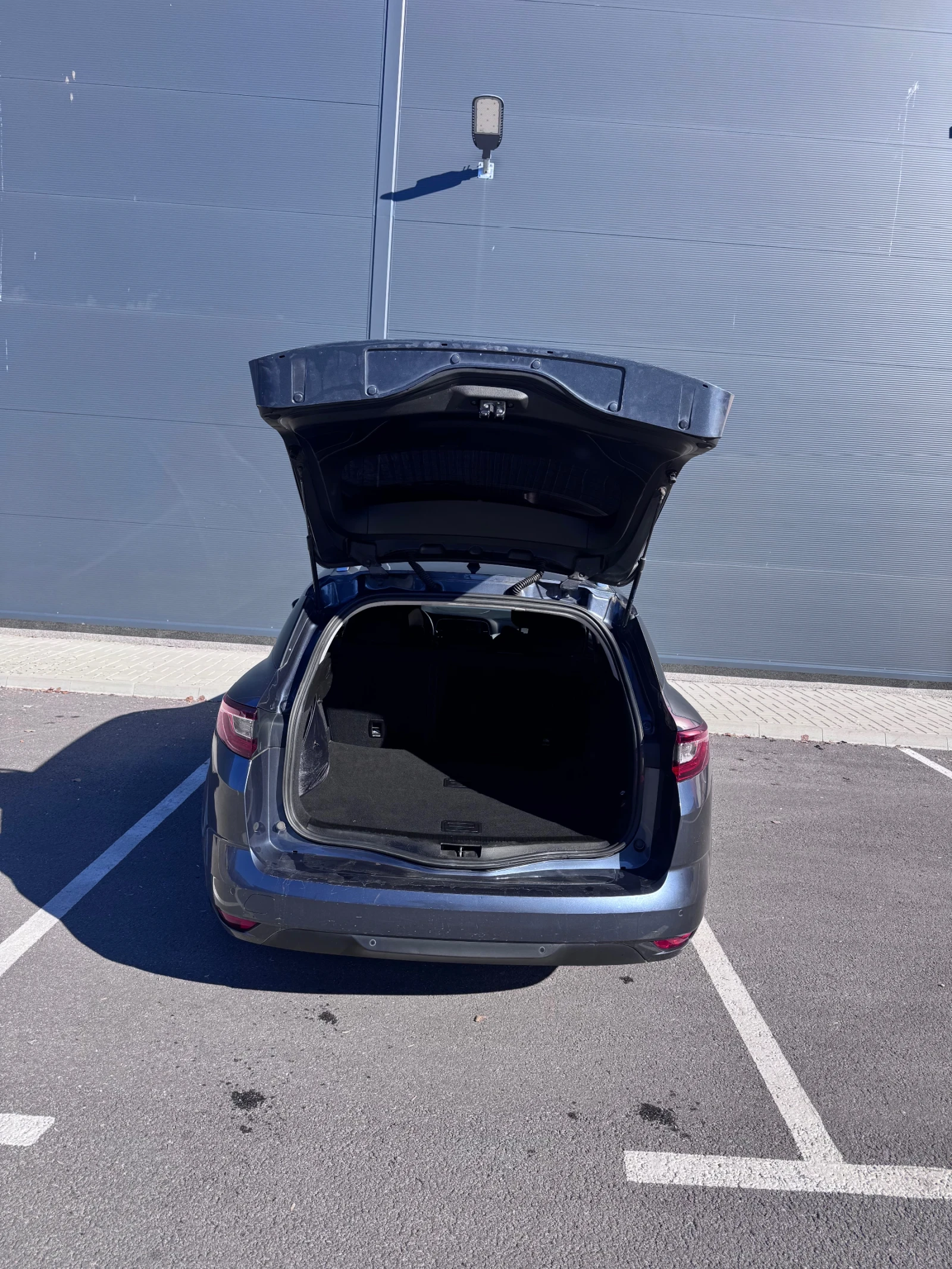 Renault Megane 1.5DCI , снимка 9 - Автомобили и джипове - 54150741