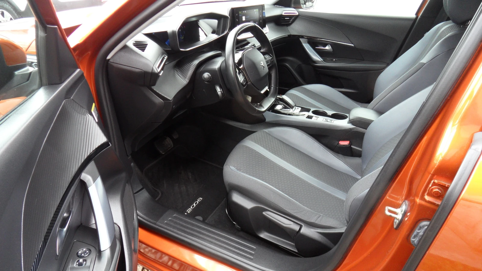 Peugeot 2008 E digital/Lazer, снимка 9 - Автомобили и джипове - 54150563