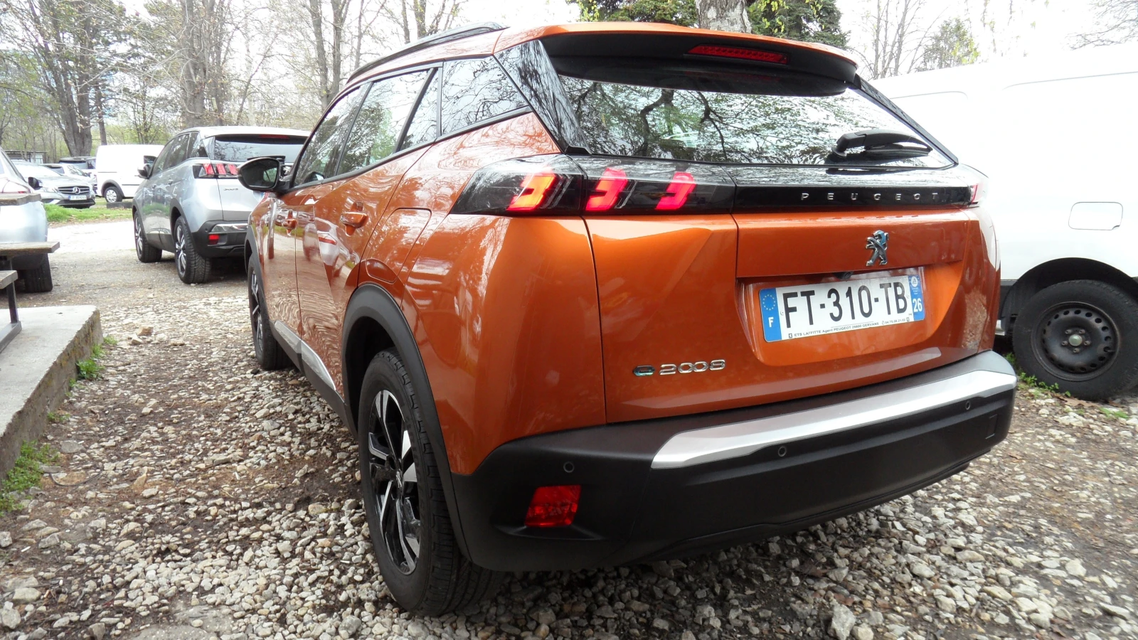 Peugeot 2008 E digital/Lazer, снимка 8 - Автомобили и джипове - 54150563