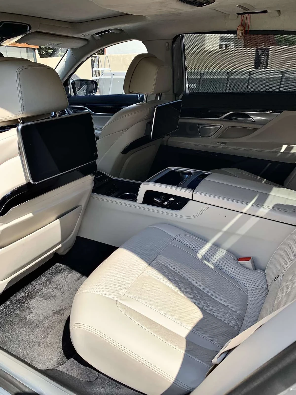 BMW 740  740d Long xDrive M-Pack Executive Lounge  | Auto.bg — изображение 1