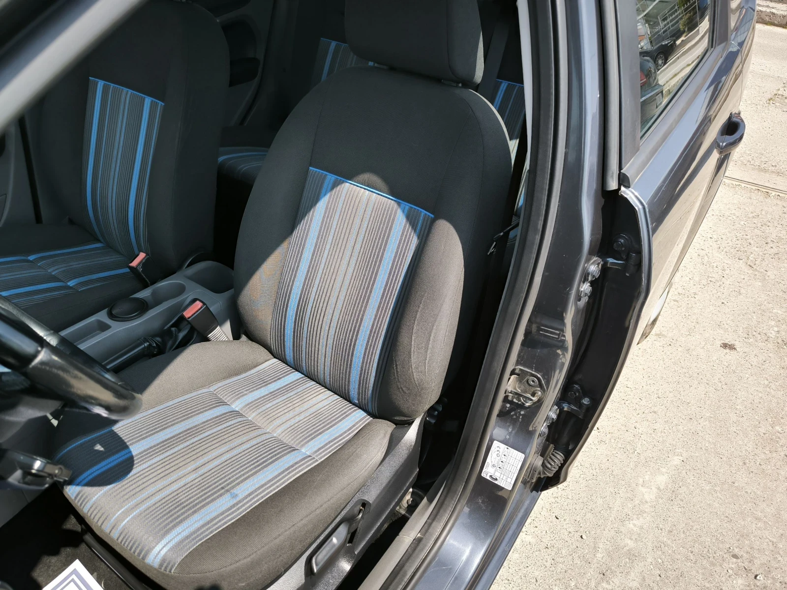 Ford Focus 1.8i, снимка 12 - Автомобили и джипове - 54246801